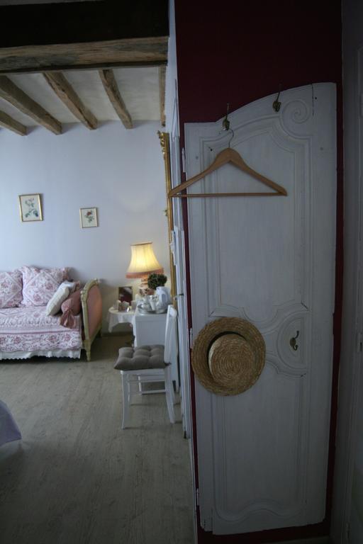 Chambre D'Hotes Du Domaine De La Haute Poignandiere Saint-Germain-de-la-Coudre Room photo